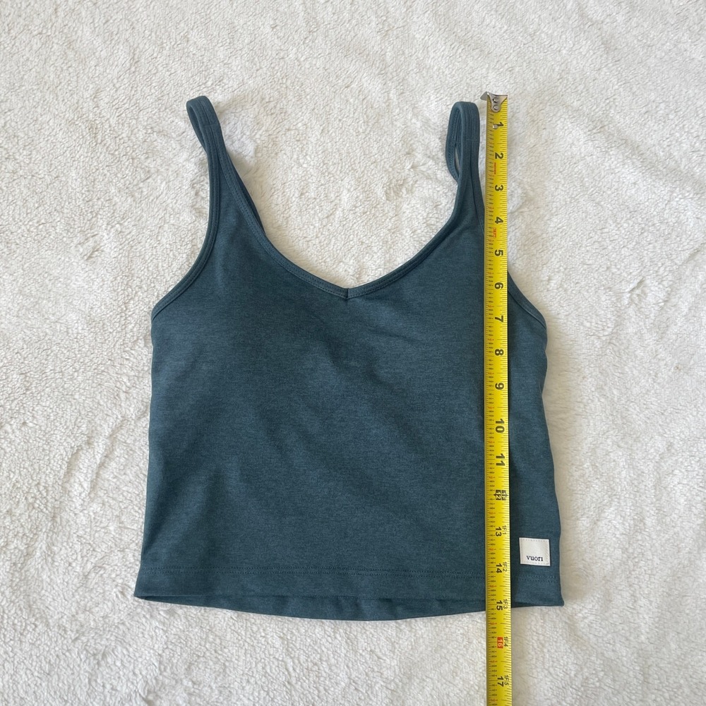 Vuori Halo Performance Cropped Top Heathered Teal Green V-Neck Built-in Bra XS - Picture 8 of 9
